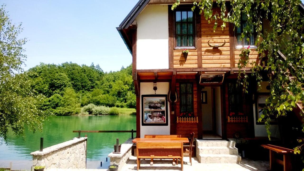 Rooms And Apartments Neron Bihac Lohovo Kültér fotó