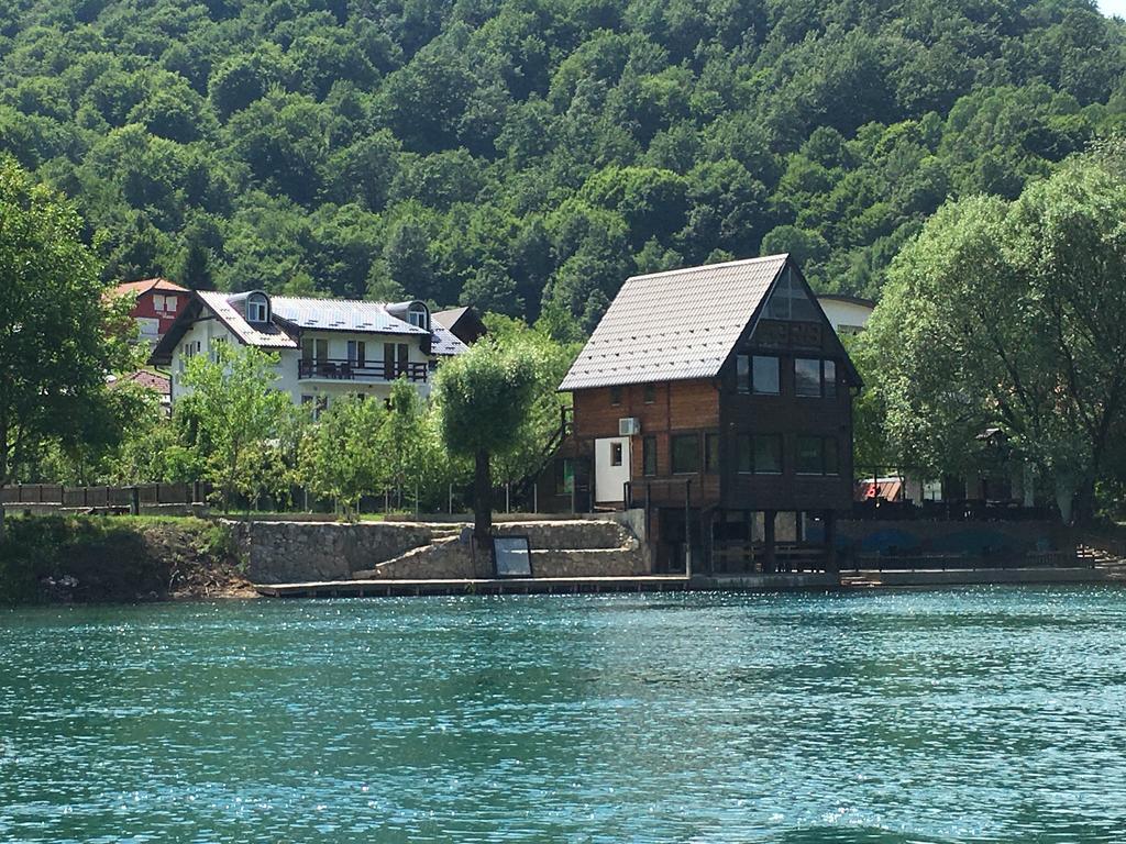 Rooms And Apartments Neron Bihac Lohovo Kültér fotó